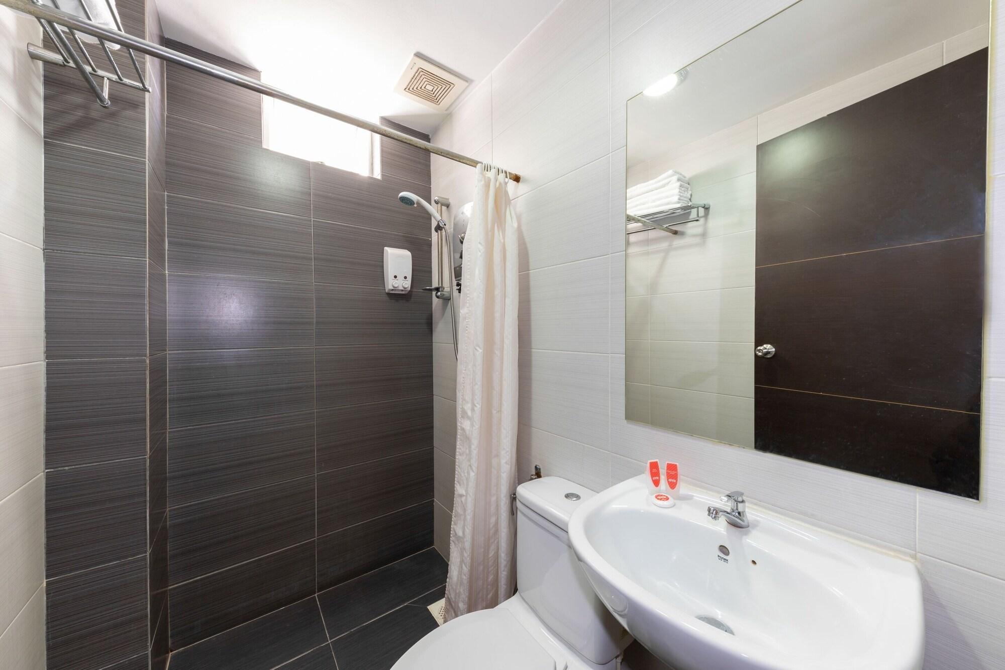 Oyo 430 Oak Valley Boutique Hotel Johor Bahru Eksteriør billede